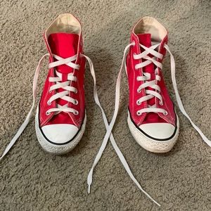 Like new red converse